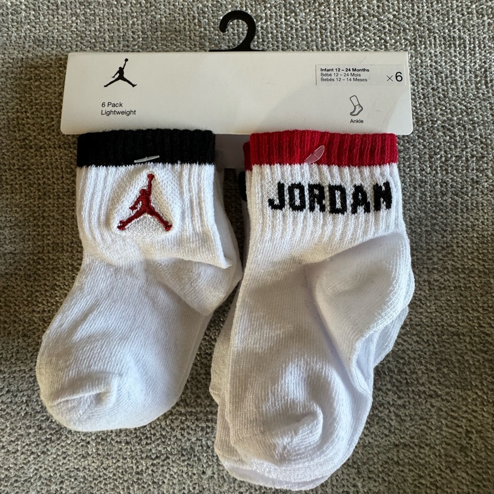 NWT. Nike Infant Ankle Socks Size 12-24 Months